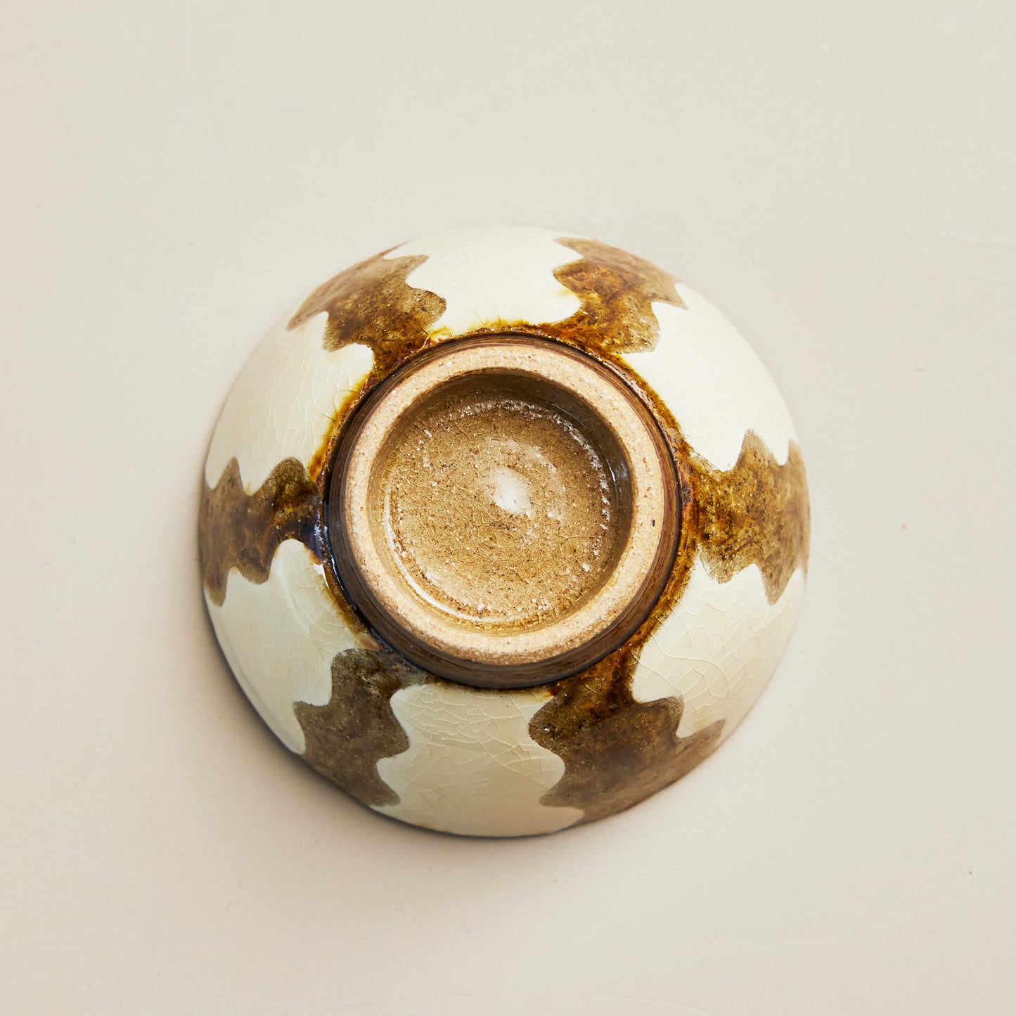 小代焼 ふもと窯 井上亮我 飯碗【掻き落とし・波】