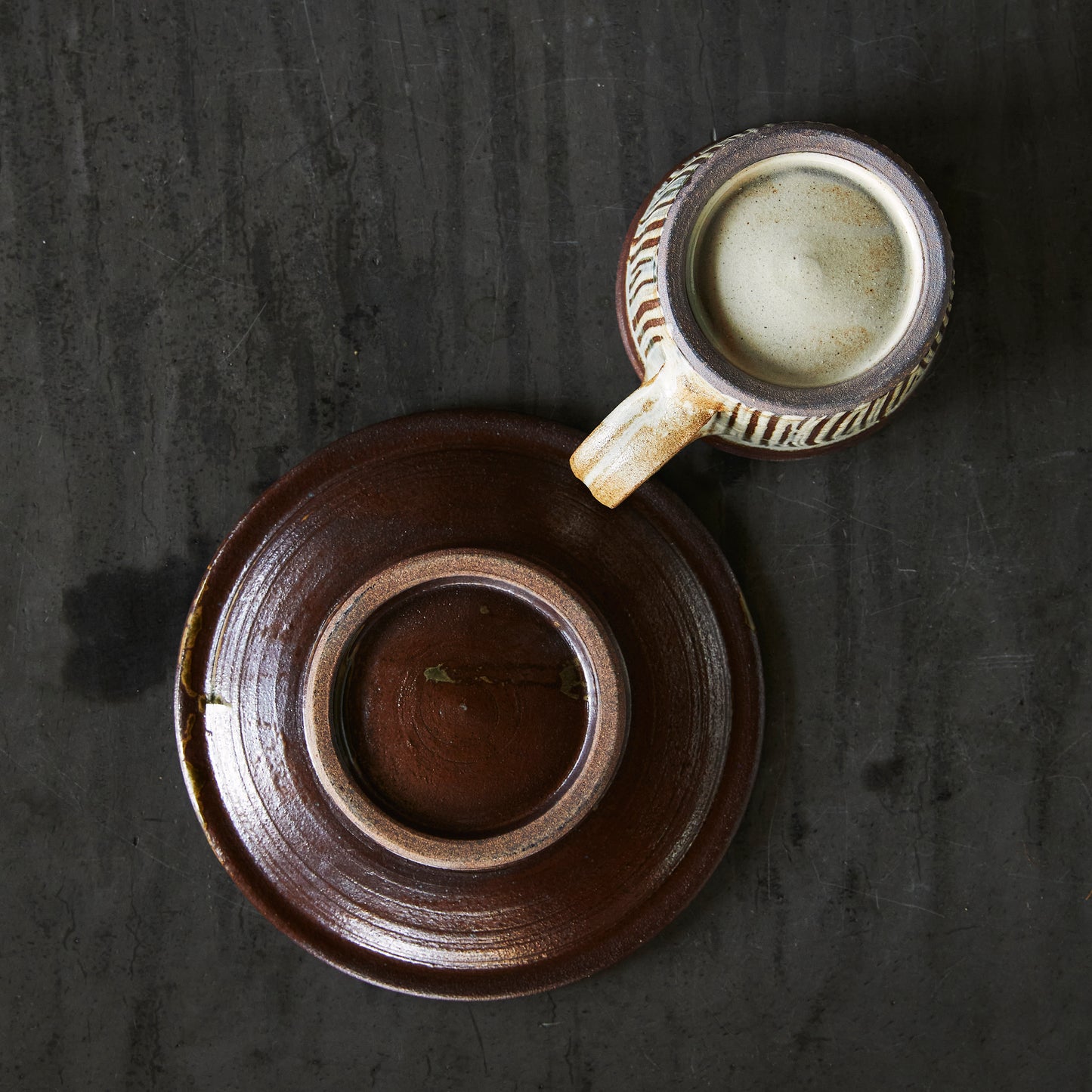 小石原焼 太田哲三窯 コーヒーカップ(ソーサー付き)【白 櫛描き】