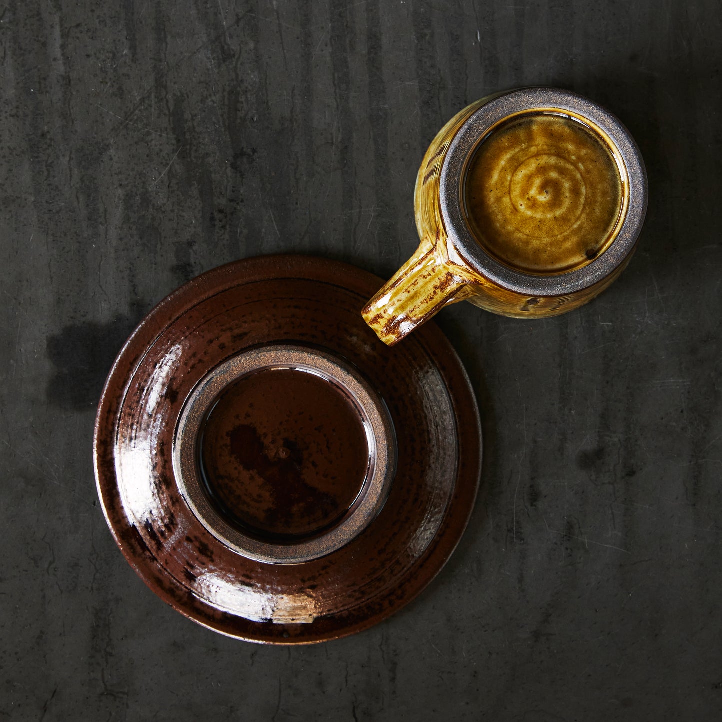 小石原焼 太田哲三窯 コーヒーカップ(皿付き)【飴 飛び鉋】