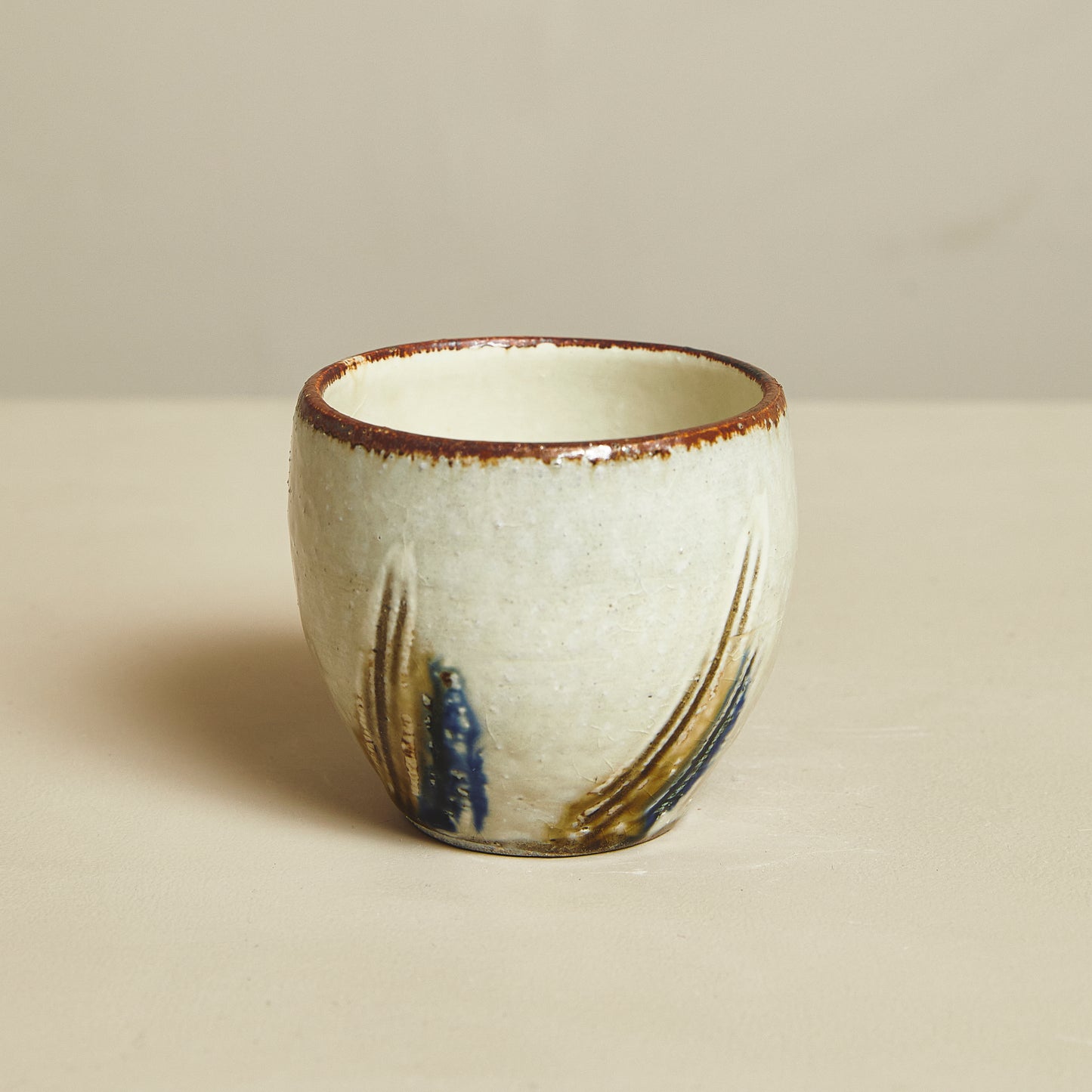 小代焼 ふもと窯 井上亮我 湯呑み 【櫛描き】