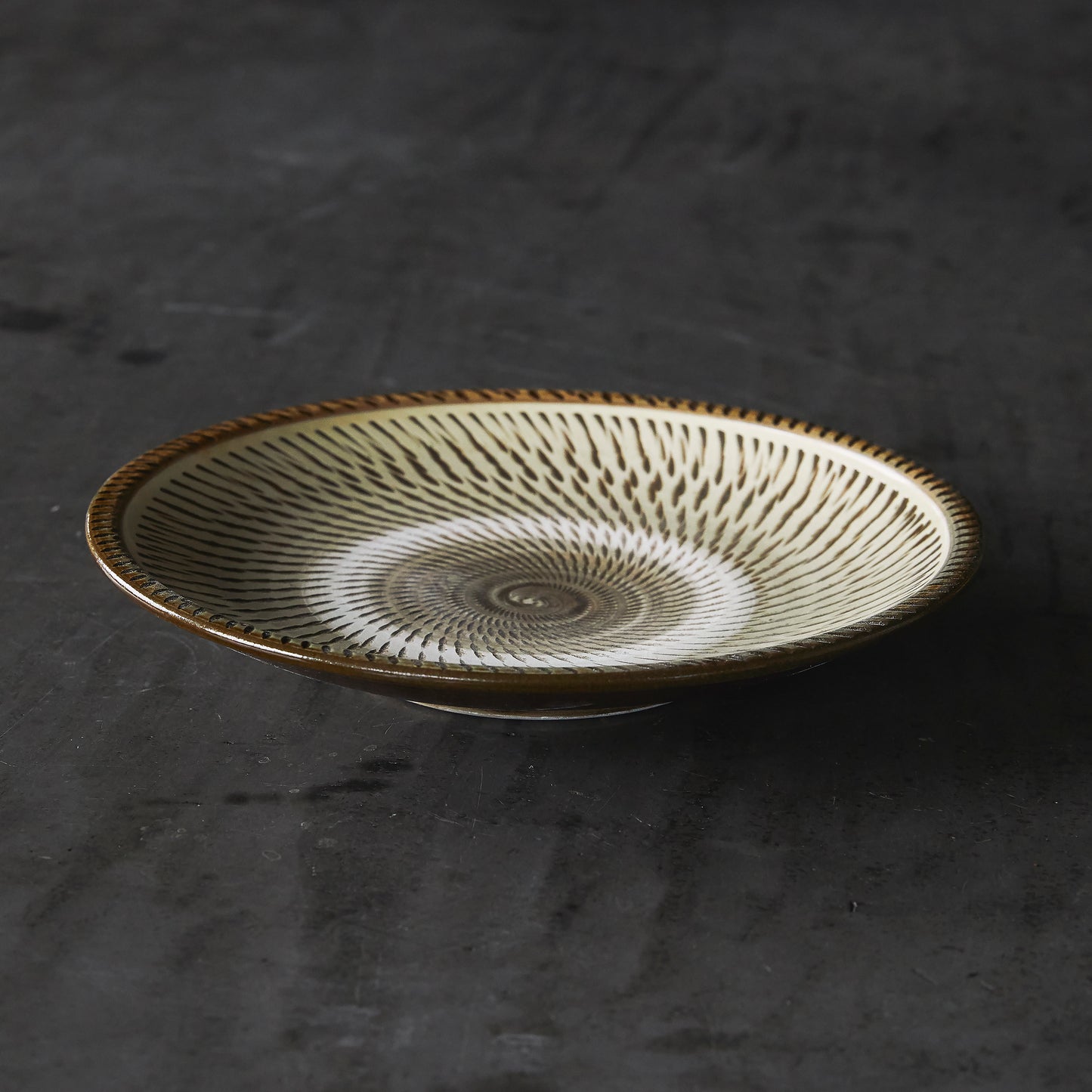 小鹿田焼(坂本拓磨)7寸皿 白 飛びかんな