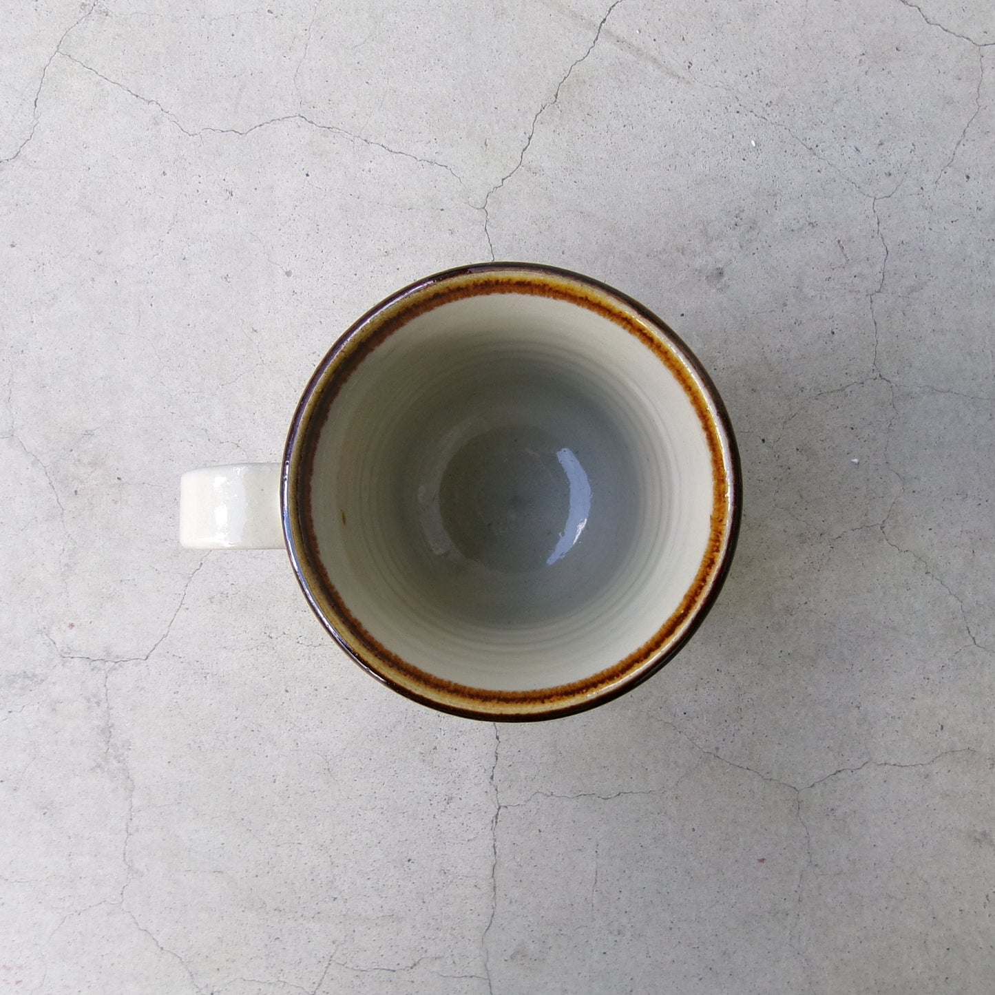 壺屋焼 陶眞窯 マグカップ【デイゴ唐草】