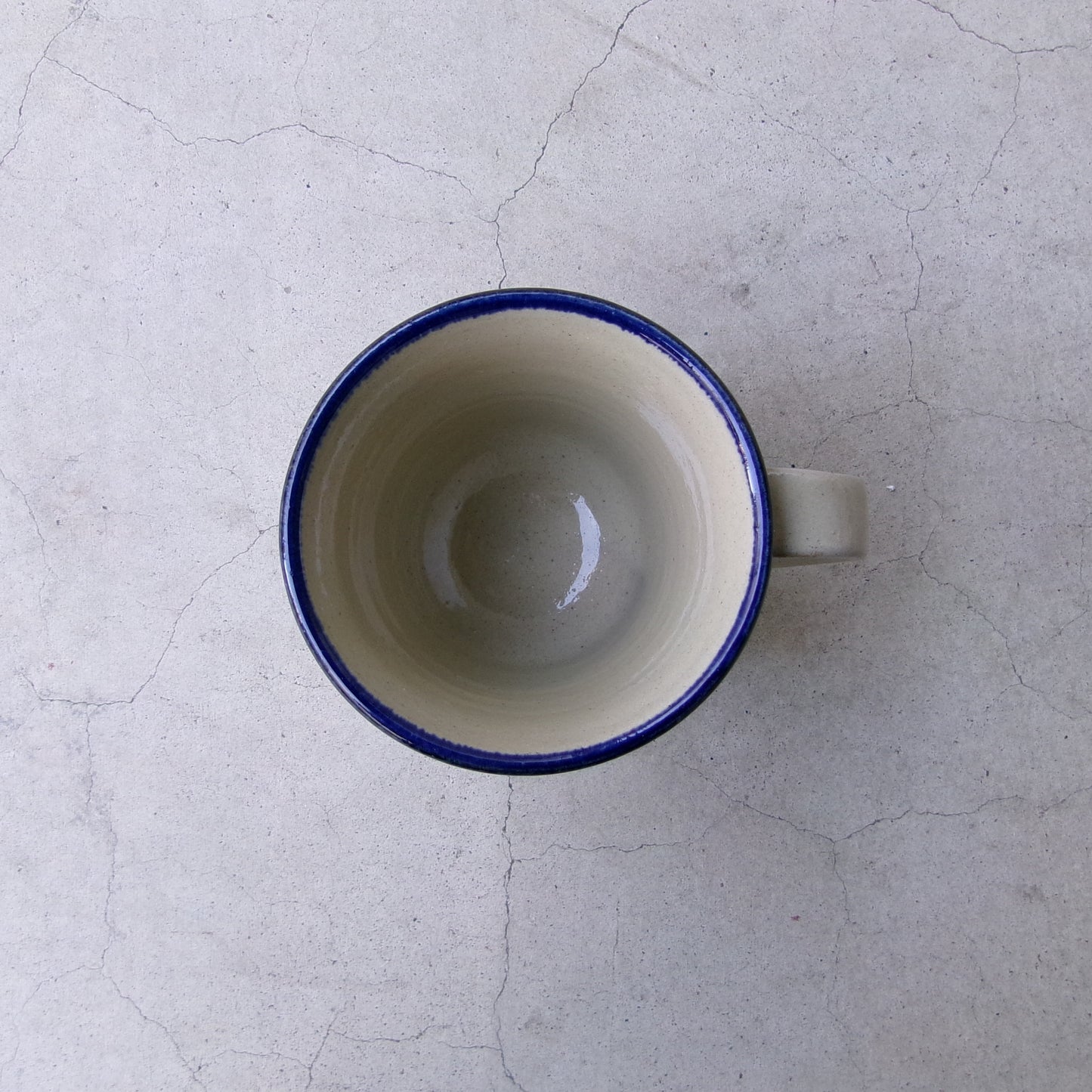 壺屋焼 陶眞窯 マグカップ【赤絵デイゴ】